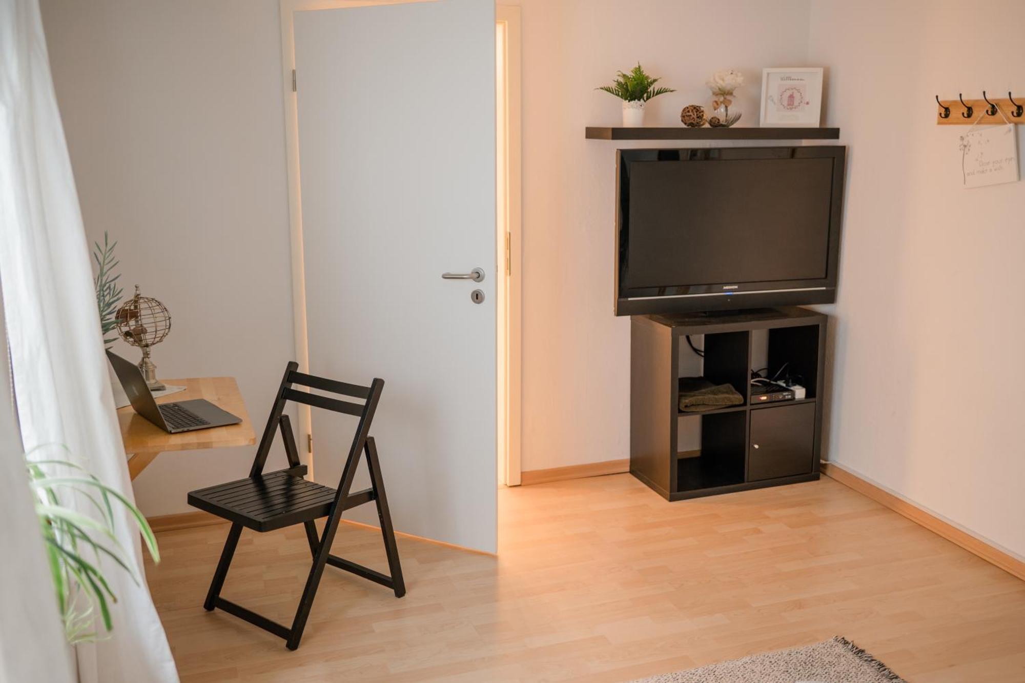 Buchlindenweg - Zimmer & Ferienwohnung Breitscheid (Hessen) Exterior foto